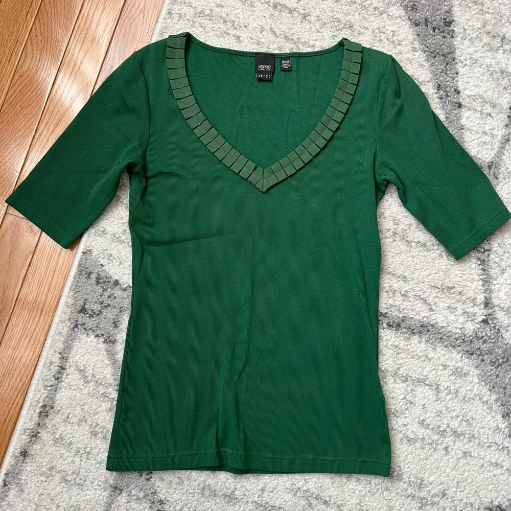 Esprit • Green top